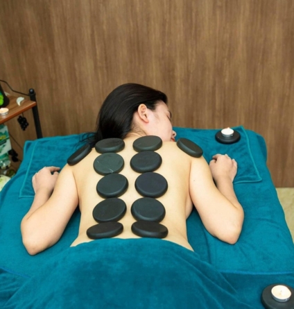  Massage chườm đá nóng 