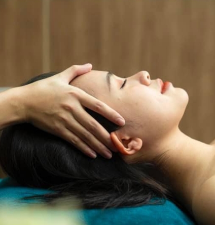 massage trị liệu vùng đầu