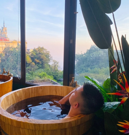 Tắm lá thuốc người dao đỏ